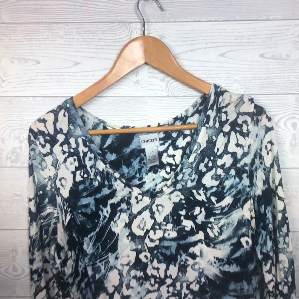Chico's Teal, Black & White Abstract Long Sleeve V-Neck Top - Picture 2 of 4